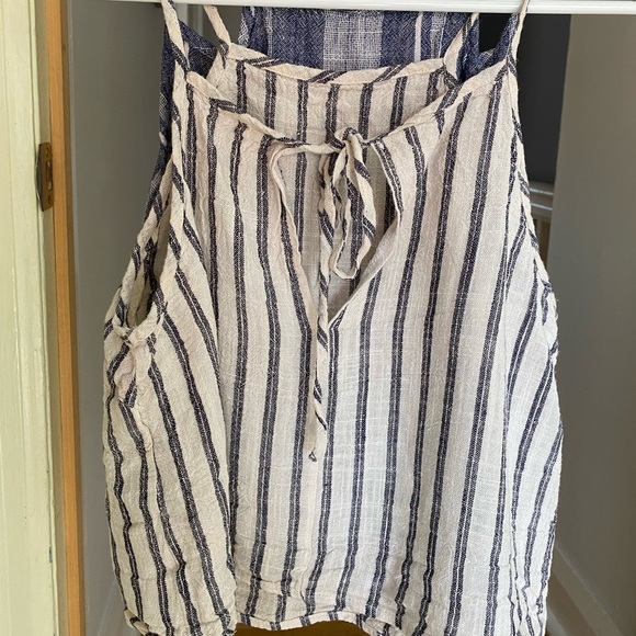 Cropped Linen Tops - Picture 4 of 5